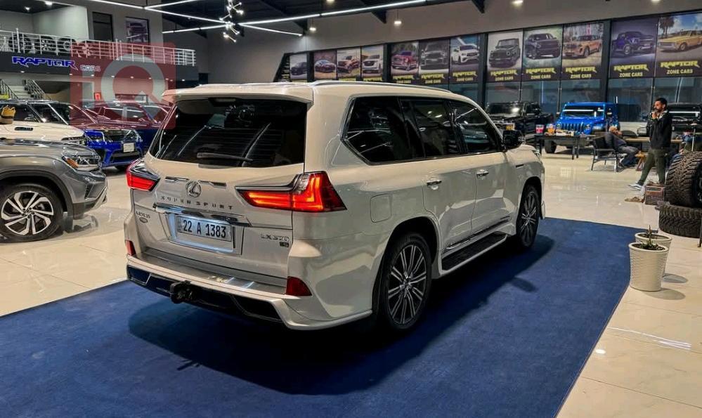 Lexus LX